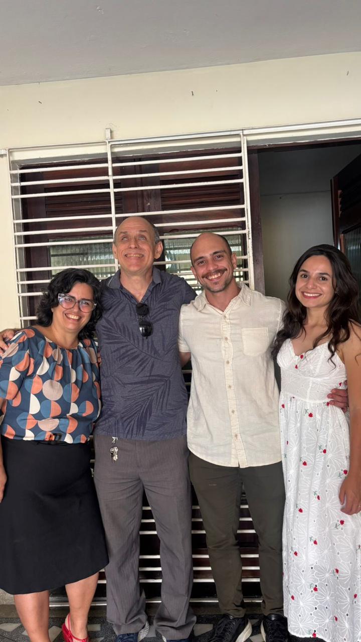 Pouco tempo depois...